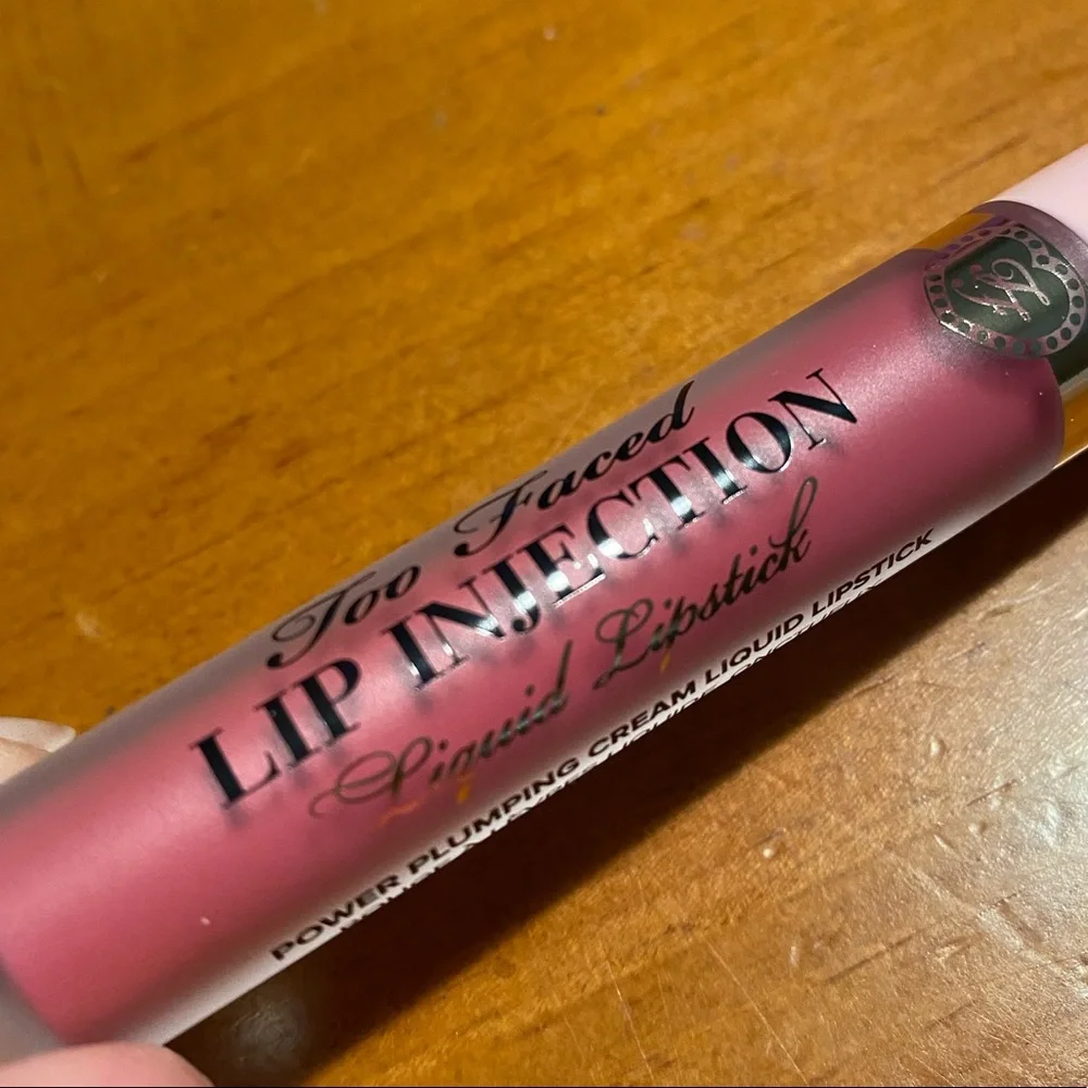 Too Faced Lip Injection Liquid Lipstick Va Va Voom